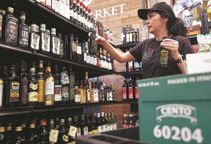 EU to pause retaliatory tariffs on US